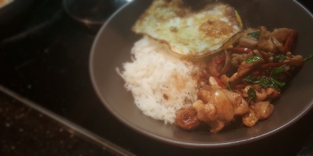 Thai Basil Chicken (ผัดกระเพราไก่ – Pad Kra Pao Gai)